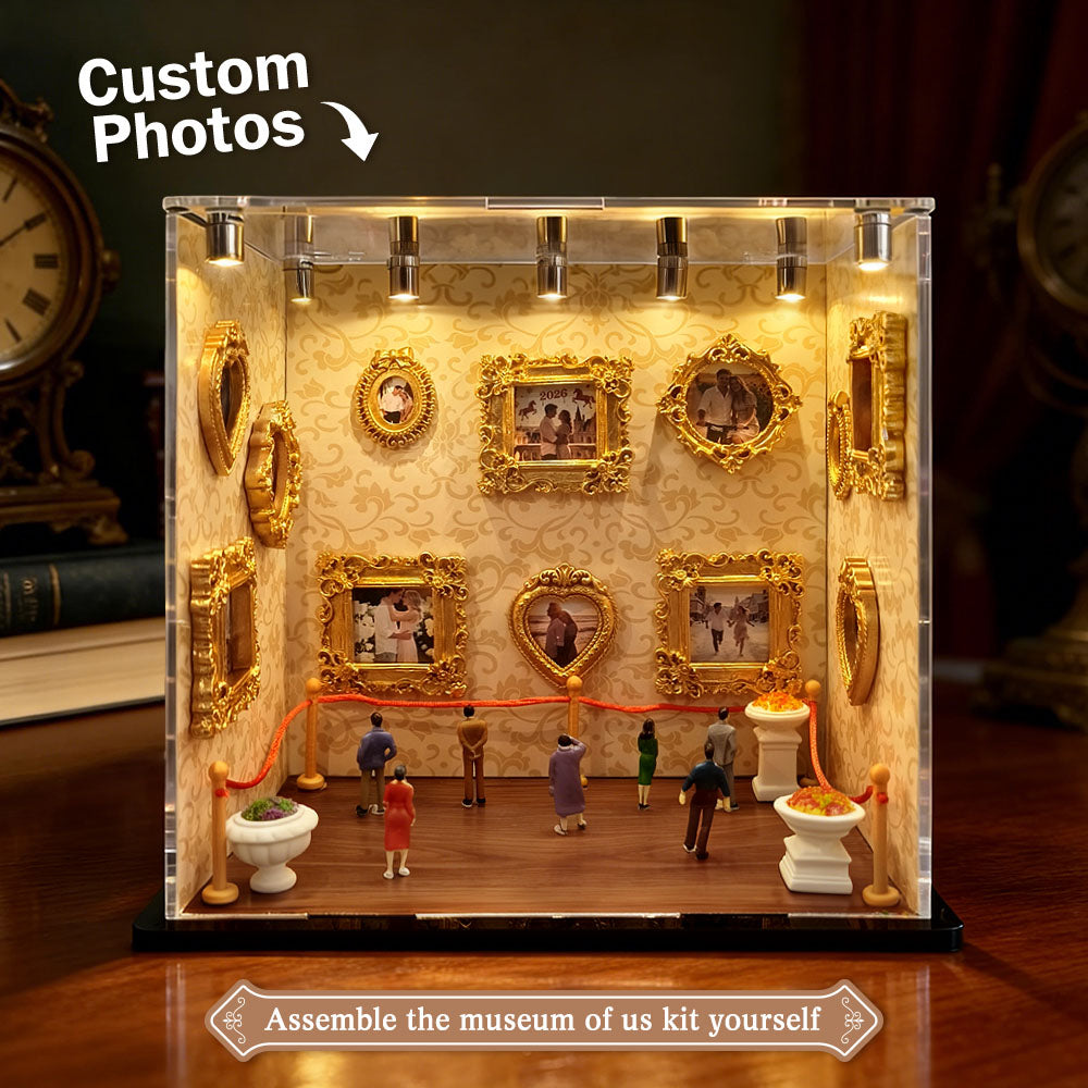 MadeMine Museum of Us transparent mini DIY museum kit, personalized gift with miniature display and customizable elements.