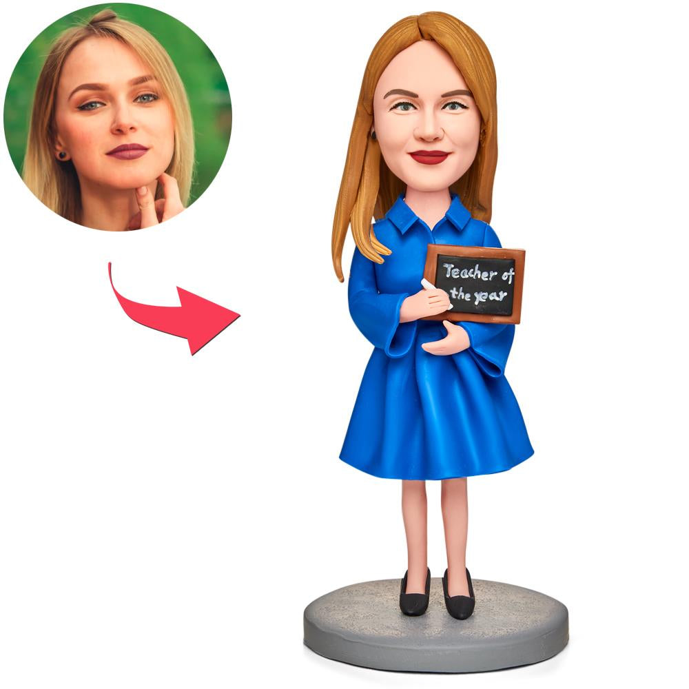 Leraar van het jaar gepersonaliseerde bobblehead van MadeMine met gegraveerde tekst op het hoofd en lichaam.