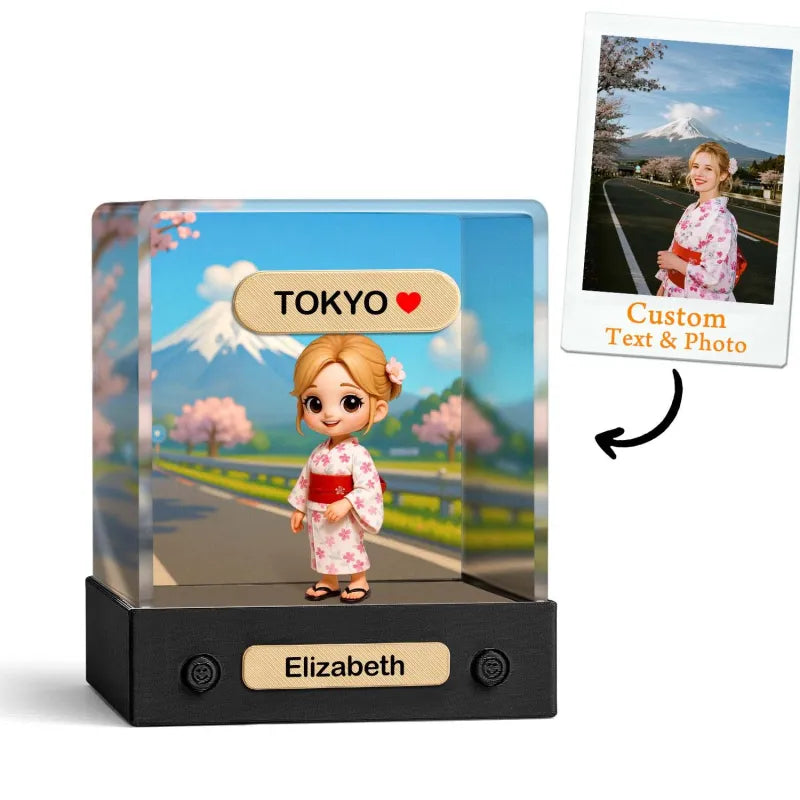 MadeMine 3D mini figure in acrylic display box, personalized gift featuring a small, detailed figurine of one person.