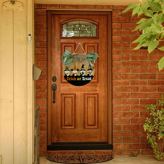 MadeMine Halloween welcome sign for front door with farmhouse wreath and porch decor, hanging decoration for Halloween.