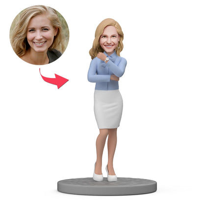 Gepersonaliseerde zakenvrouw bobblehead van MadeMine, zelfverzekerde volwassen zakenvrouw in zakelijke outfit, werkend