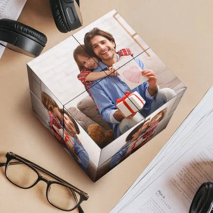 MadeMine personalized photo cube with wooden base, infinity folding multiphoto display, ideal for custom gift and Father's Day celebration.