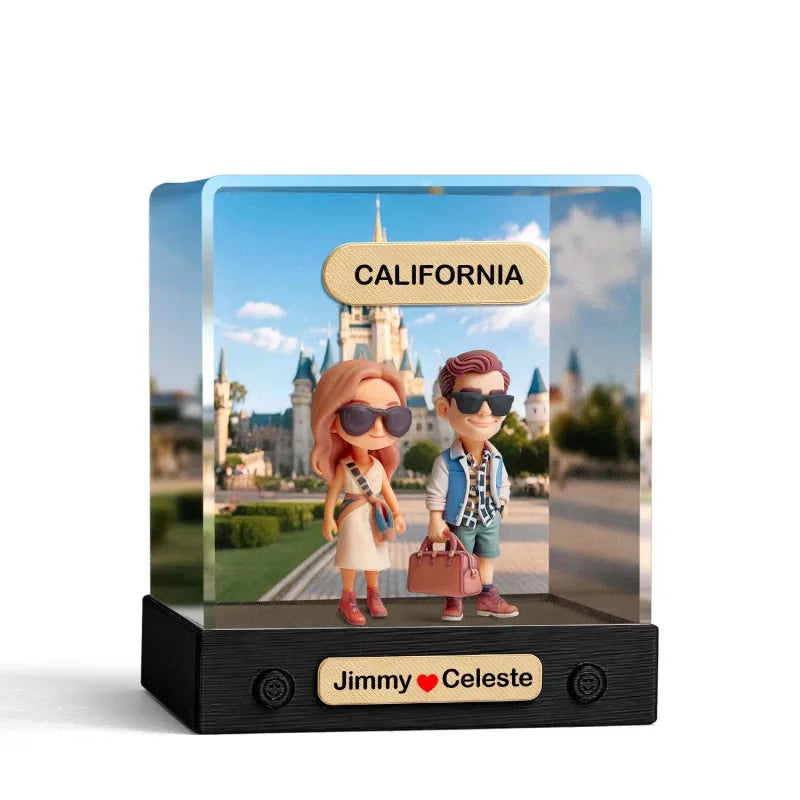 MadeMine 3D mini figure in acrylic display box, personalized gift showing a single person figure with detailed features.